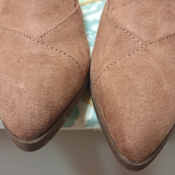 NEW Quipid brown suede "feel" pointed toe, buckle strap sandle heeled boots 6.5 - Picture 4 of 16